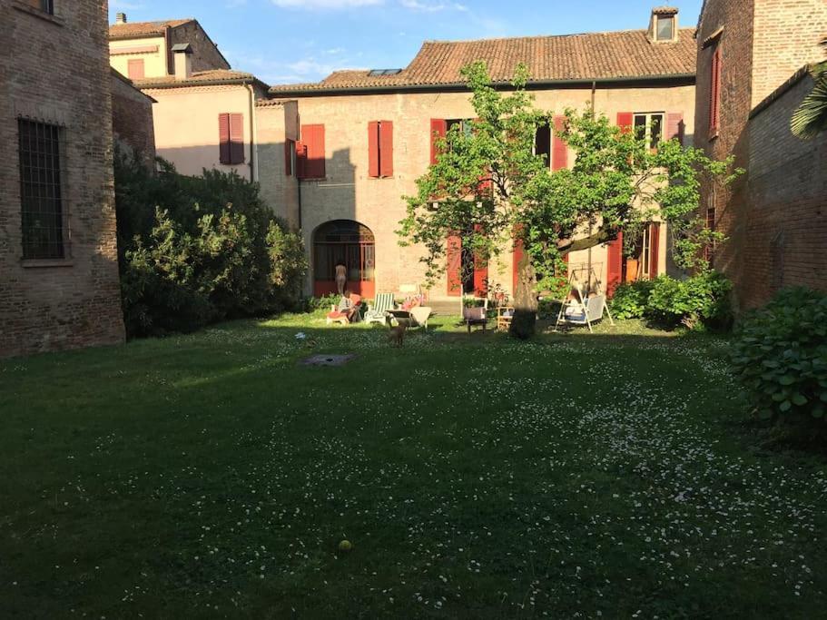 Palazzo Sabbioni Appartamento Lusso Due Camere Soggiorno Cucina Феррара Экстерьер фото