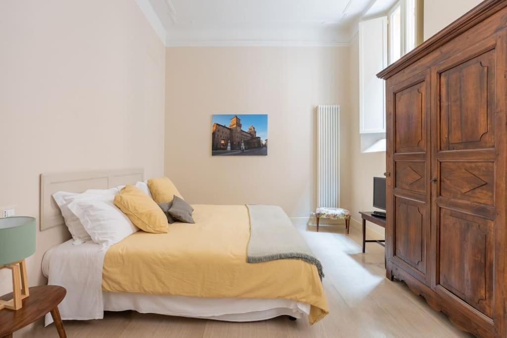 Palazzo Sabbioni Appartamento Lusso Due Camere Soggiorno Cucina Феррара Экстерьер фото